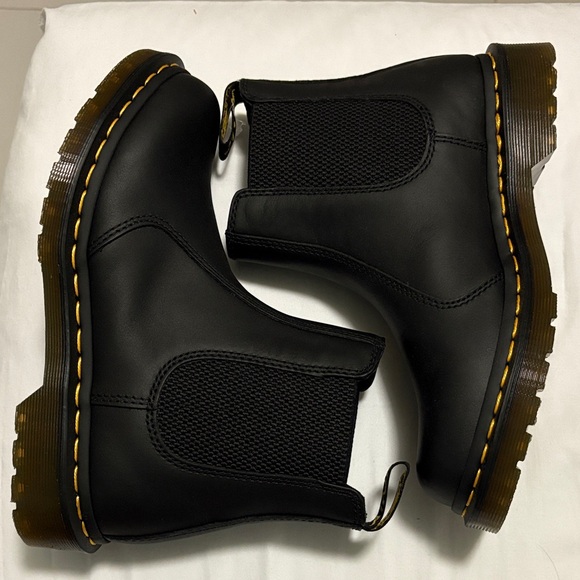 Dr. Martens Black Chelsea Boots NWT - Picture 3 of 3